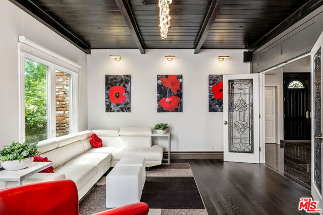 204 Bell Canyon Road, Bell Canyon CA: https://media.crmls.org/mediaz/1074b14d-36ae-4e44-bad3-9bb72554c986.jpg
