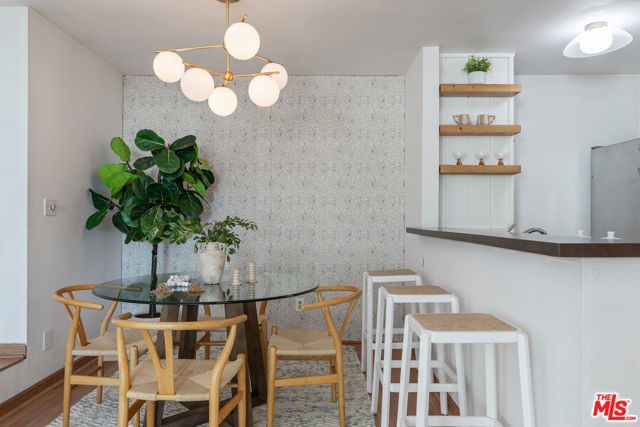 4900 Overland Avenue, Culver City CA: https://media.crmls.org/mediaz/1074e758-a3c8-4de6-b766-6b5f6807f09b.jpg