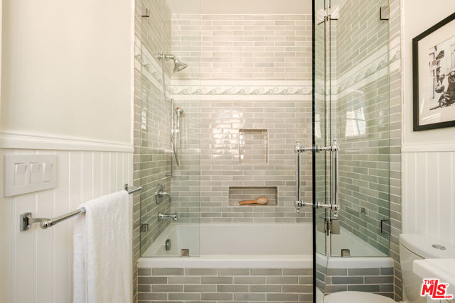 2248 Kelton Avenue, Los Angeles CA: https://media.crmls.org/mediaz/10759ac5-25f8-44e1-b703-96dbf9c6bcc7.jpg