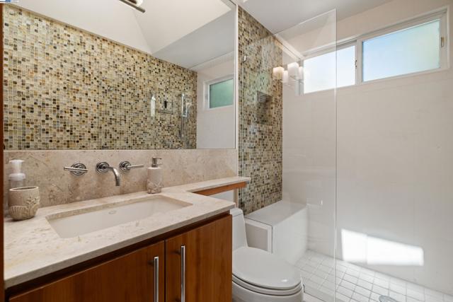 4457 LINDA WAY, Pleasanton CA: https://media.crmls.org/mediaz/1075e138-7525-4b52-9fbb-74512f98dc76.jpg
