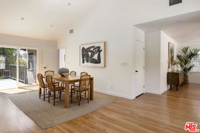1327 Brampton Road, Los Angeles CA: https://media.crmls.org/mediaz/10764332-389b-4717-954b-dcc771b31f76.jpg