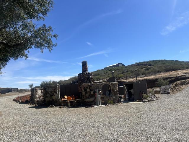 16680 Valley Hi Drive, Banning CA: https://media.crmls.org/mediaz/1076c4ea-0f62-4fba-a5bc-76f3e40b4f7b.jpg