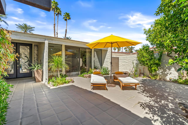 44841 Desert Horizons Drive, Indian Wells CA: https://media.crmls.org/mediaz/1076da41-4f0b-4e50-b5e3-784580cc1471.jpg
