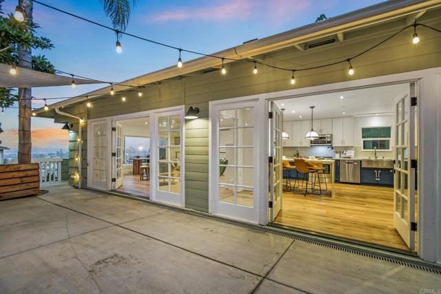 Detail Gallery Image 4 of 71 For 4444 Beverly Dr, La Mesa,  CA 91941 - 4 Beds | 3 Baths