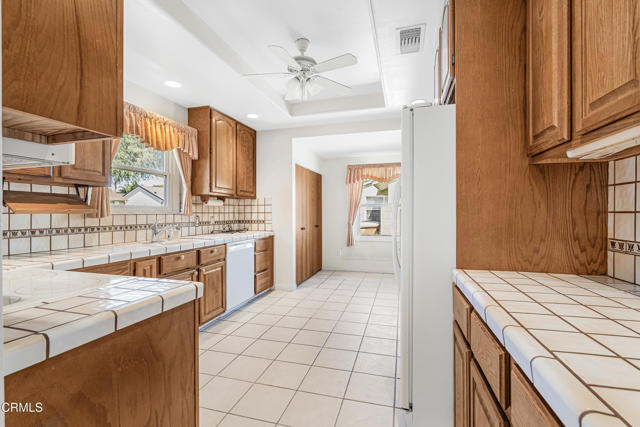 2694 Dawson Avenue, Ventura CA: https://media.crmls.org/mediaz/107777a3-7cec-4c72-a266-0dd42e684f38.jpg