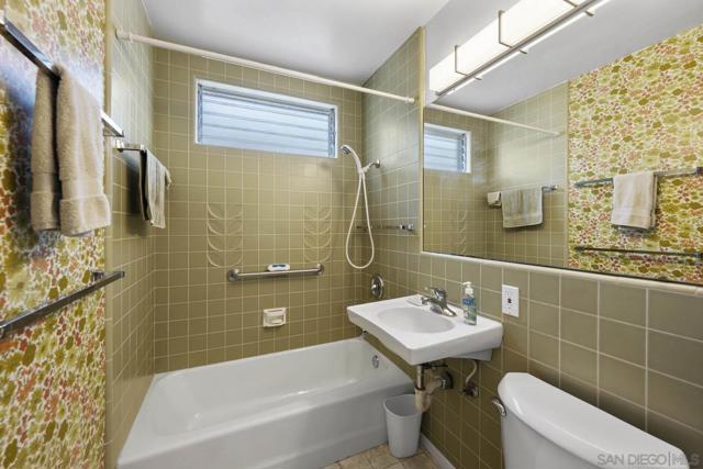 1432 E 20th St, National City CA: https://media.crmls.org/mediaz/10784fb2-1ffc-4f95-9989-91f3fd6e5371.jpg