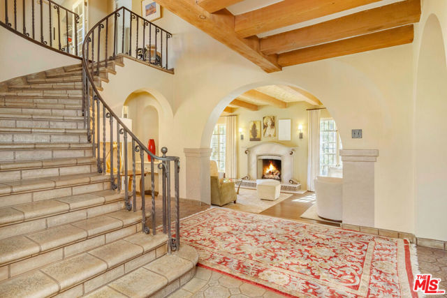 500 N Las Palmas Avenue, Los Angeles CA: https://media.crmls.org/mediaz/1078ca63-392b-41f8-85b3-3d6d39a04506.jpg