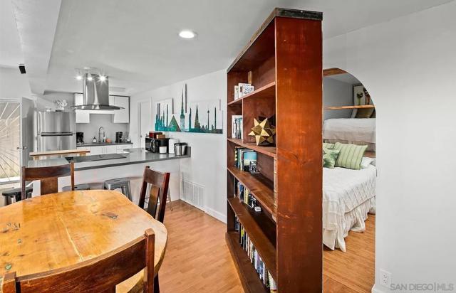 4810 Baylor Dr, San Diego CA: https://media.crmls.org/mediaz/10795f7c-2436-4683-afc0-b2978886f838.jpg