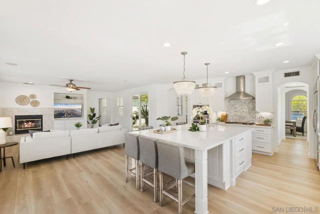 2337 Douglaston Glen, Escondido CA: https://media.crmls.org/mediaz/107a0e98-53e0-4e4e-9c73-a293e0e60c76.jpg