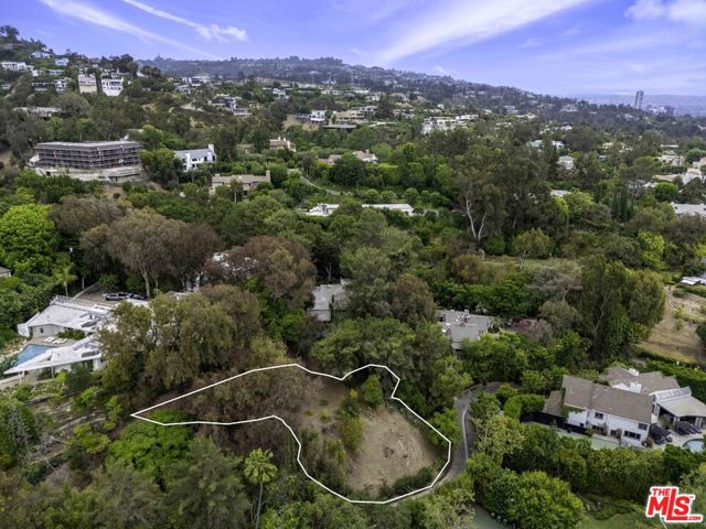 9921 Tower Lane, Beverly Hills CA: https://media.crmls.org/mediaz/107a32f5-9b4d-4c0a-9f6e-279259c69345.jpg