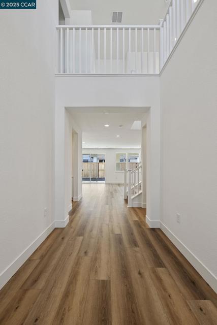 8121 Vessel Way, Sacramento CA: https://media.crmls.org/mediaz/107af1b5-3eb3-4222-8d42-02a3a5ed59b5.jpg