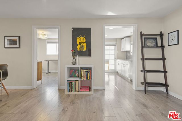 1656 S Rimpau Boulevard, Los Angeles CA: https://media.crmls.org/mediaz/107b0c55-5a77-47fb-8562-9c425044e11e.jpg