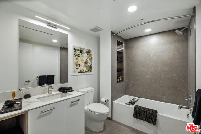 2455 Overland Avenue, Los Angeles CA: https://media.crmls.org/mediaz/107b31b1-48ff-4d4d-9943-6d35b44e3aee.jpg