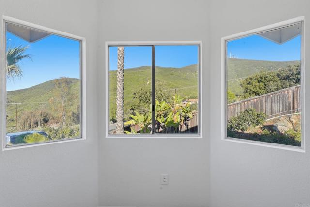 Detail Gallery Image 31 of 52 For 14493 Corte Lampara, San Diego,  CA 92129 - 3 Beds | 2/1 Baths