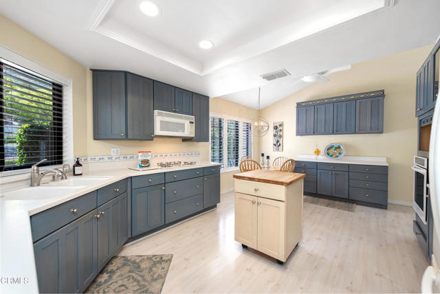 Detail Gallery Image 10 of 44 For 6357 Irena Ave, Camarillo,  CA 93012 - 2 Beds | 2 Baths