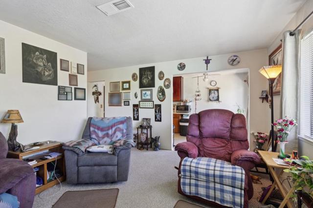 880 Apricot Lane, Hollister CA: https://media.crmls.org/mediaz/107c141e-9d25-4b83-9ee4-0609a402b6e2.jpg