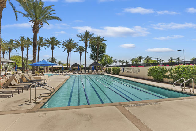 359 Desert Holly Drive, Palm Desert CA: https://media.crmls.org/mediaz/107c3fec-1241-4713-9a2d-26c13ce97c42.jpg