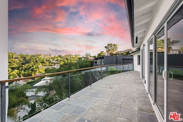 3476 Troy Drive, Los Angeles CA: https://media.crmls.org/mediaz/107c459c-ac24-4ebe-b968-93c0429fcdb5.jpg