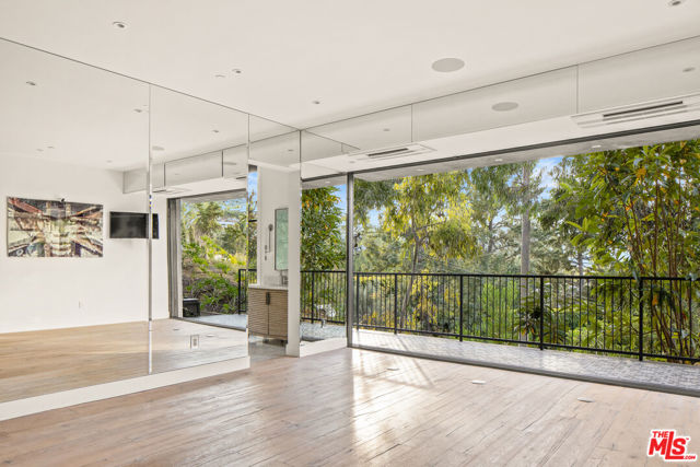 1457 Blue Jay Way, Los Angeles CA: https://media.crmls.org/mediaz/107c975d-06e3-49c3-b206-189c445a14ea.jpg