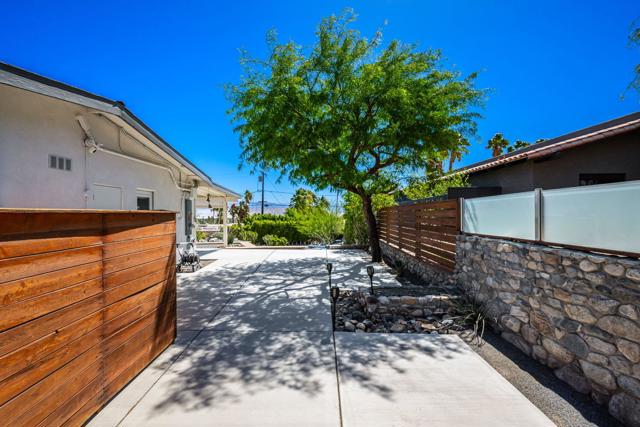 2360 N Palermo Drive, Palm Springs CA: https://media.crmls.org/mediaz/107cfc11-2bf6-499a-a645-9582fe8d4dc6.jpg