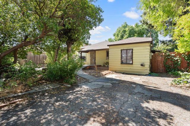 2187 Wyandotte Street, Mountain View CA: https://media.crmls.org/mediaz/107da602-2827-401a-ac15-c9ee14b979a9.jpg