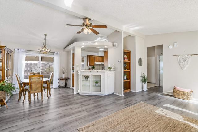 2010 W San Marcos Blvd #93, San Marcos CA: https://media.crmls.org/mediaz/107dc6f8-854f-4450-97d7-435365468615.jpg