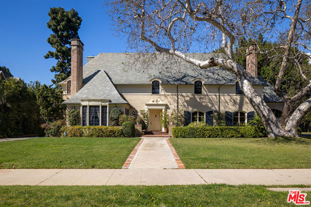 601 Lorraine Boulevard, Los Angeles, California 90005, 5 Bedrooms Bedrooms, ,5 BathroomsBathrooms,Single Family Residence,For Sale,Lorraine,24367083