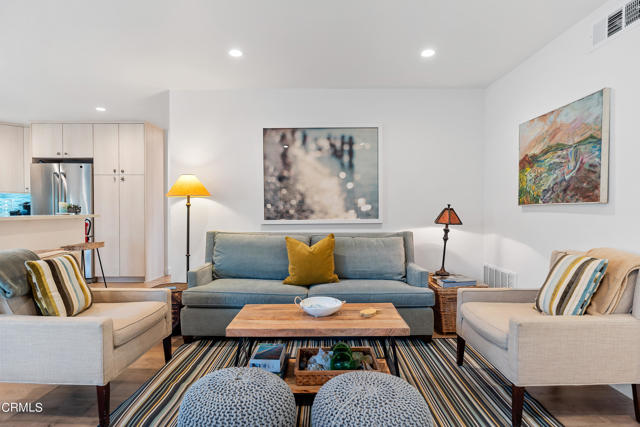 Detail Gallery Image 8 of 45 For 5207 Sealane Way, Oxnard,  CA 93035 - 4 Beds | 3 Baths