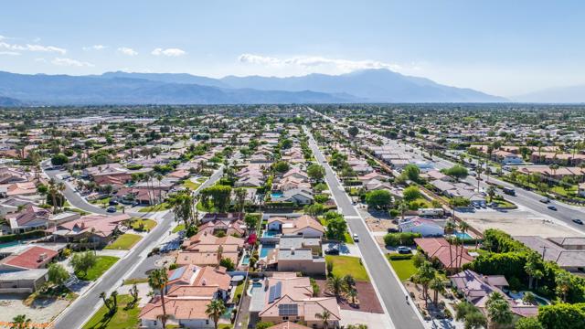 78901 Runaway Bay Drive, Bermuda Dunes CA: https://media.crmls.org/mediaz/107e850b-b85b-4704-9f8a-2912c14c5661.jpg