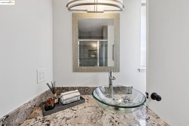 1995 149th Ave, San Leandro CA: https://media.crmls.org/mediaz/107ead02-47ee-42a5-9399-f2821b1c9799.jpg
