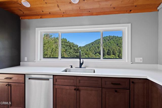7950 Flynn Creek Road, Comptche CA: https://media.crmls.org/mediaz/107edbd7-ff15-4739-b954-64a9d8a4ea4a.jpg
