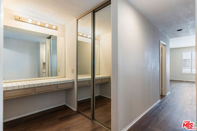 4641 Fulton Avenue, Sherman Oaks CA: https://media.crmls.org/mediaz/107ee148-e6ed-4ef4-a64a-88bc9caf63a3.jpg