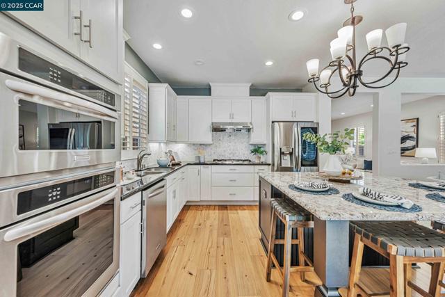 122 Claremont Crest Ct, San Ramon CA: https://media.crmls.org/mediaz/107f0f73-6d7c-45b1-b84f-a10711a25e31.jpg