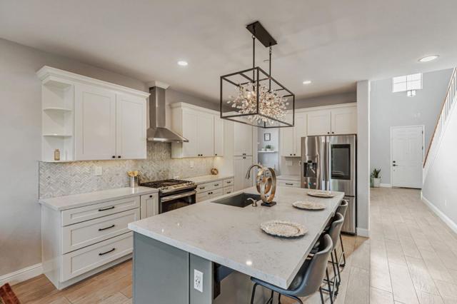 9565 Grande Drive, Gilroy CA: https://media.crmls.org/mediaz/107f23cb-6985-4c10-b646-fc0e3e2dd41d.jpg