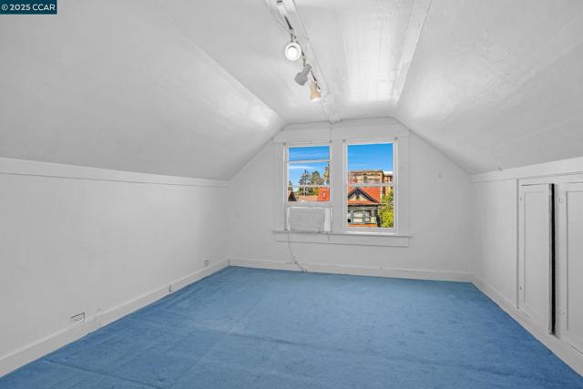 2006 Parker St, Berkeley CA: https://media.crmls.org/mediaz/107f73df-3fde-458a-ae33-8548ec6ac094.jpg
