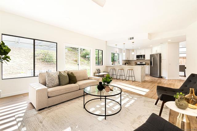 2064 White Birch Dr, Vista CA: https://media.crmls.org/mediaz/107f7c7a-df48-4da2-b926-60bc3958a941.jpg