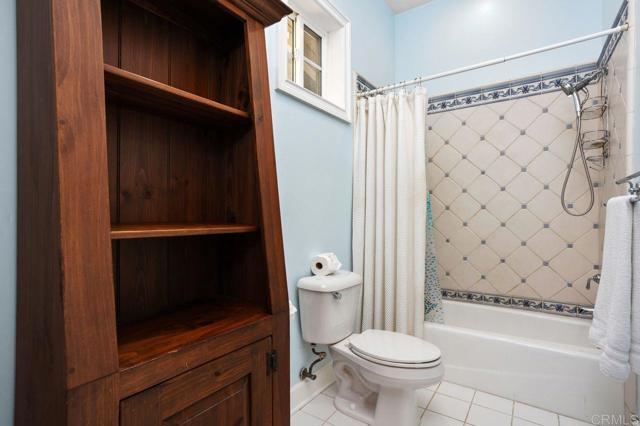 1101 York Dr., Vista CA: https://media.crmls.org/mediaz/107f8631-5569-4f68-a287-564d6b3185dd.jpg