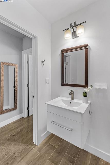 25910 Westview Way, Hayward CA: https://media.crmls.org/mediaz/108018e0-42e2-485c-a13c-4ae307389293.jpg