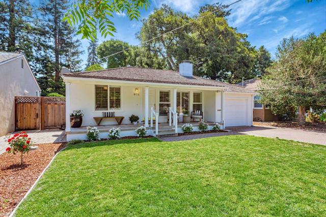 916 Peggy Lane, Menlo Park CA: https://media.crmls.org/mediaz/10805711-a5a7-4e74-94e3-fc15526dbfbc.jpg