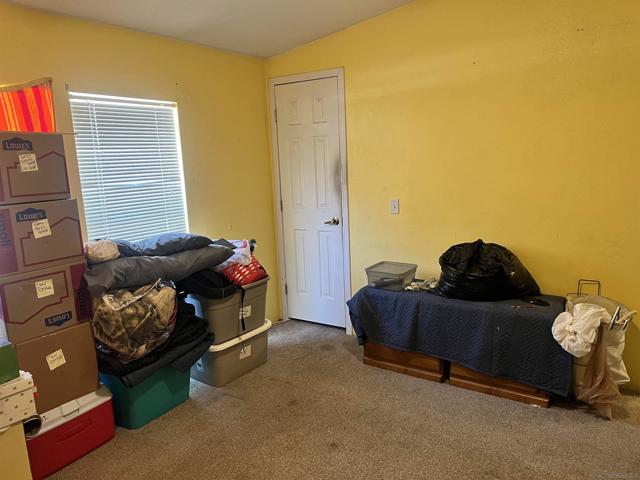 22545 El Centro Rd, Apple Valley CA: https://media.crmls.org/mediaz/108092a3-7cc8-45a2-8a10-b2a8289ed449.jpg