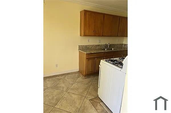 1256 Placentia Avenue, Anaheim CA: https://media.crmls.org/mediaz/10810270-80df-4551-a9e2-8fef8a9ed874.jpg