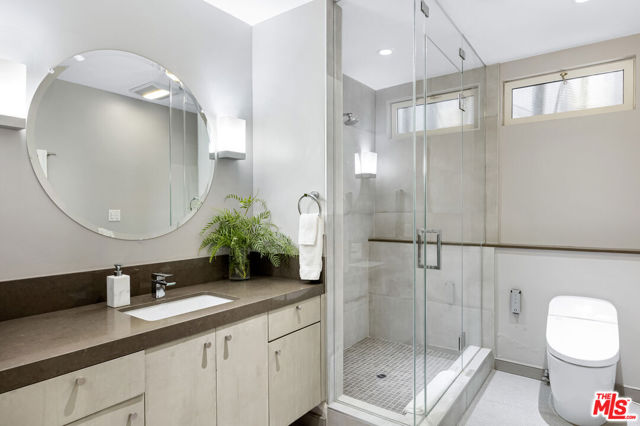 1256 Beverly Green Drive, Beverly Hills CA: https://media.crmls.org/mediaz/108134ac-412b-4415-b216-71e9c7714fb7.jpg