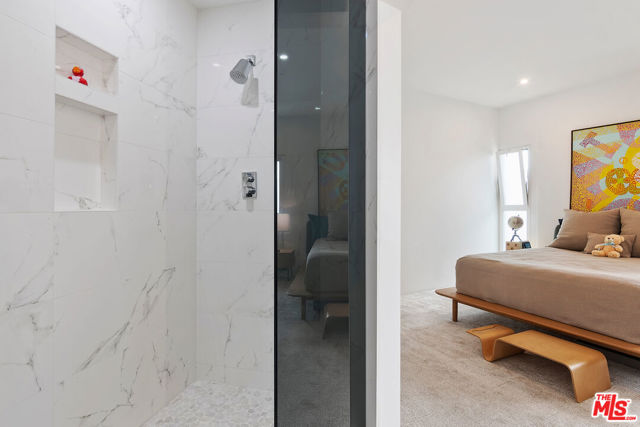 Image 35 of 50 For 270 Palisades Beach Road 203