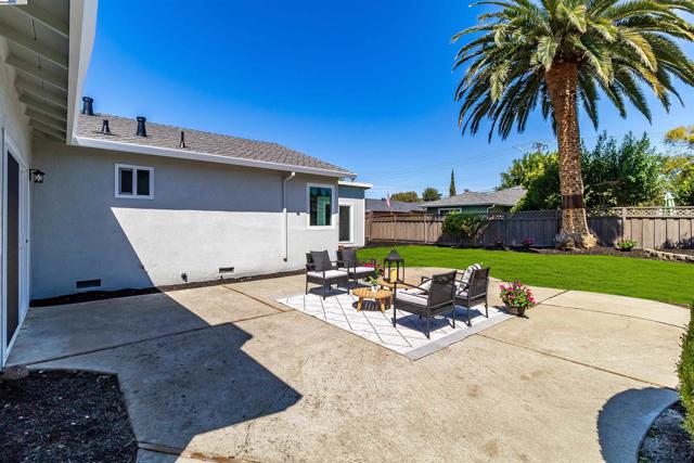 736 Adams Ave, Livermore CA: https://media.crmls.org/mediaz/10821322-44a0-476d-b180-88242fe4e66d.jpg