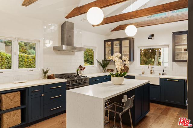 8556 Ridpath Drive, Los Angeles CA: https://media.crmls.org/mediaz/1082dda4-b6f4-4a90-b2f3-aa19ff988ddc.jpg