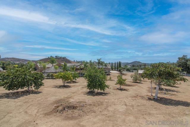 Image 61 of 75 For 37789 Avenida La Cresta