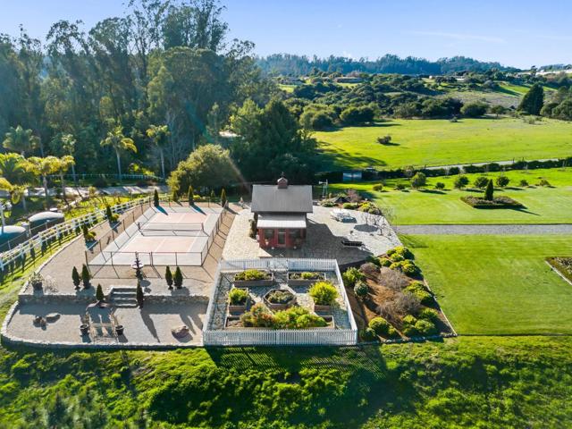 155 Scarlet Court, Watsonville CA: https://media.crmls.org/mediaz/1083e250-ee69-4748-9a56-2025b44b13b1.jpg