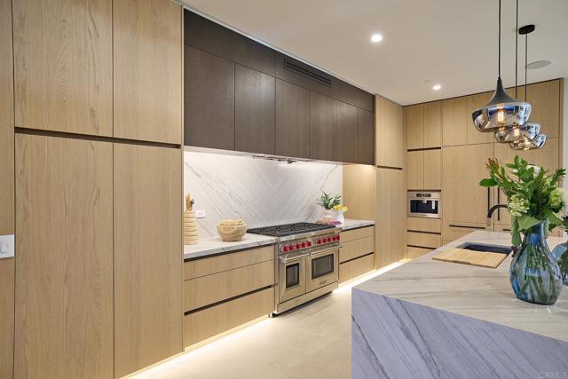 537 N Granados Avenue, Solana Beach CA: https://media.crmls.org/mediaz/1083fa74-d383-4dcc-be80-5d3d0fbd3729.jpg