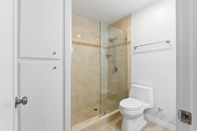 2388 Altisma Way, Carlsbad CA: https://media.crmls.org/mediaz/10847707-2c4b-4699-bf99-3094bad9a5b2.jpg