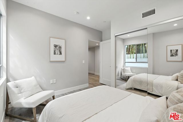 1326 S Centinela Avenue, Los Angeles CA: https://media.crmls.org/mediaz/10853577-47db-4db8-9898-e84af80982f9.jpg